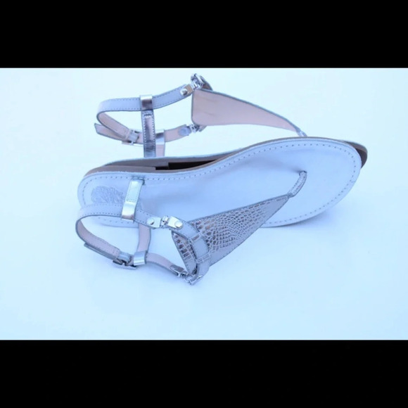 NWOT Vince Camuto Itelli sandals - Picture 3 of 6
